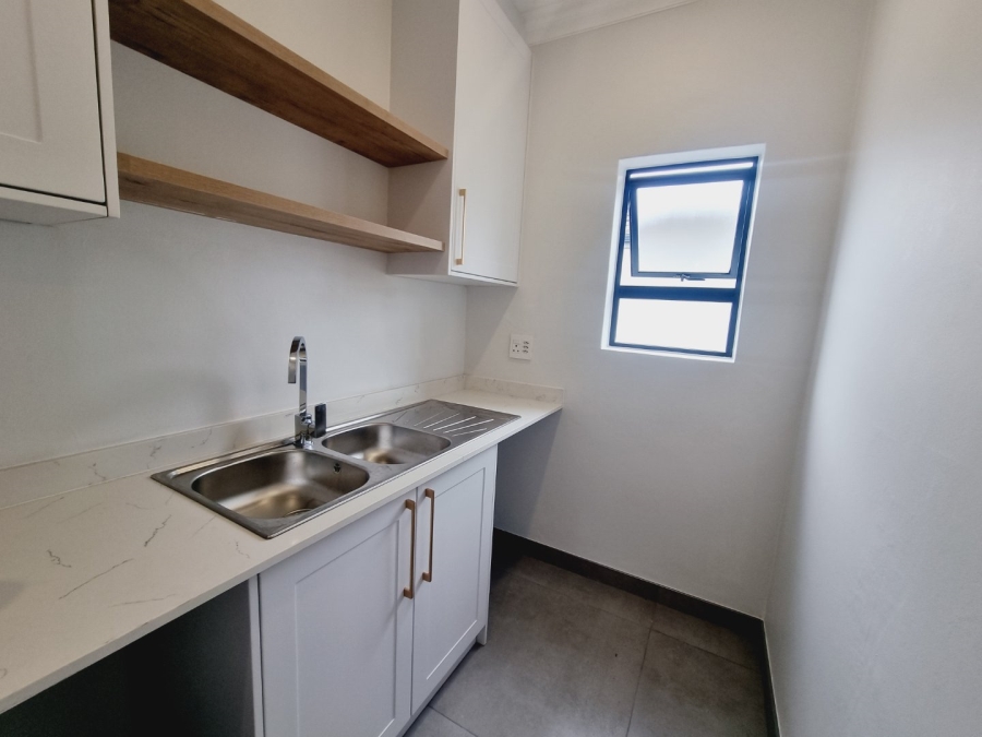 5 Bedroom Property for Sale in Sandown Western Cape